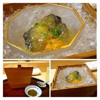 松川 - 鮑と蝦夷馬糞ウニのスッポンジュレがけ・・鮑は柔らかく蒸しあげられていて美味しい。 
                すっぽんのジュレも優しい味わいです。 