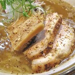 Noodle いたば - 新潟地鶏の特製塩山椒 RAMEN（MEN 大盛り）