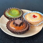 BAKE CHEESE TART - 贅沢生ショコラ、抹茶、ストロベリー