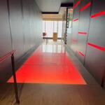 Kobe Grill - エントランスの長い廊下