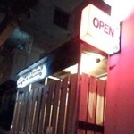 ティンガーラダイニング - ちゃんと店名かかげました！赤い看板にはOPENの文字。2014.5