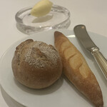 銀座 レカン - 合間に出てくるパンも侮れない絶品！