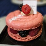 カズノリ イケダ アンディヴィデュエル エスパル仙台店 - 鮮やかなピンクと果実の瑞々しさ✨