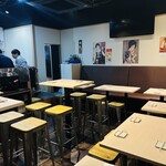 大衆酒場 ほへと - テーブル席