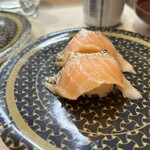 はま寿司 - 焼きトロサーモン　※こけからサーモン行きます！まずはこちら。美味しいです。