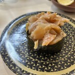 はま寿司 - 赤貝ひも軍艦　※今日イチだったかも！結構ひもがたっぷりのっていて食べ応えあるし、ひも特有の強い旨みもあって美味。お代わりしちゃいました！