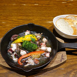 DINING BAR BBC - タコのアヒージョ