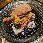 炭火焼肉オムテソン - おいしいお肉を炭火で