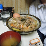 山賊焼お食事処源太 - 焼肉丼