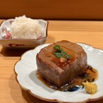 鮨 つぼみ - 鮪の煮付け、和辛子、シャリ