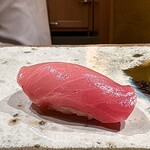 鮨 つぼみ - 鮪 中トロ 勝浦 やま幸より