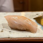 鮨 つぼみ - 鯖 漬け（握る直前に軽く漬けに）