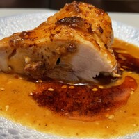 中国四川酒家 蔓山 - 棒棒鶏
                    骨付きの柔らかい肉に、ほど良く辛い棒棒鶏ソースが最高に美味しい✨