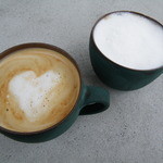 UZU - 左 Caffè Latte 右 Cappuccino