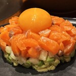 サーモンとアボカドのタルタル