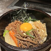 李昇 本館 - 石焼きビビンバ