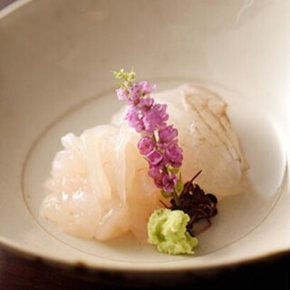 職人の技が光る一皿一皿◆先付からデザートまで充実のコース