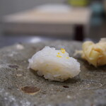 墨烏賊＋レモンの皮