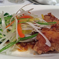 銀座アスター 新宿賓館  - 揚げ物と野菜サラダ