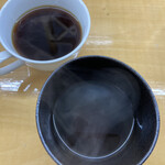 海鮮炉端　うろこ亭 - 食事をしたらコーヒー、お茶が無料