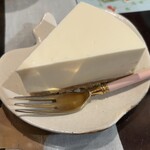 林檎 - 自家製レアチーズケーキ 500円
