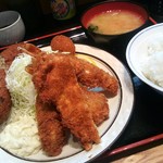西麻布 三河屋 - 三河屋(海老フライ定食+メンチ)