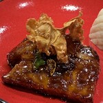 TOKYO CHINOIS 神子 - 松阪豚の回鍋肉　全粒粉のパンを添えて