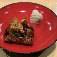 トーキョー シノワ 神子 - 松阪豚の回鍋肉　全粒粉のパンを添えて