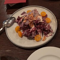 coci - 戻り鰹と旬フルーツのトレビス　ビネグレットアイユ