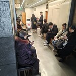 ひつまぶし 花岡 - あっりゃぁ～(⁠ᗒ⁠ᗩ⁠ᗕ⁠)並んどる！