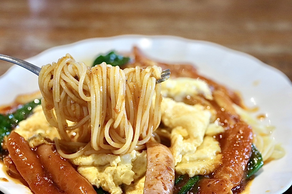 【希少】トリコ　ジャングルメ　王食晩餐セット 上里町七本木にある「タイ食堂 タイラン堂」の『ソムタム・ガイヤーン