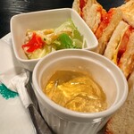 西原珈琲店 - アップルゼリーとサラダ