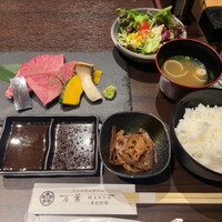 近江牛専門店 万葉 まえだ亭 - 