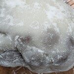 深川 伊勢屋 - 料理写真:豆大福（こしあん）¥200