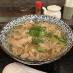 海で魚を食べる鳥 - 肉うどん