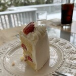 KARIYADO CAFE - 食べかけでごめんなさいなショートケーキ