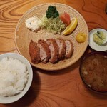 とんかつ かつせい - +ご飯、なめこ汁