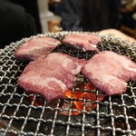 炭火焼肉ホルモンさわいし - 
