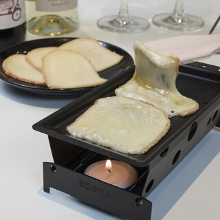 空輸した新鮮なチーズメニューが豊富なのも德蔵ならでは