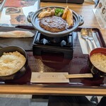 とろけるハンバーグ福よし 岐阜うずら店 - 