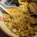 らうめん処 やまうり - 麺の感じ。