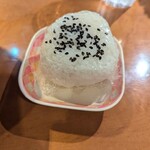 らうめん処 やまうり - おにぎり。ラーメンにはミニ丼よりもおにぎり派。