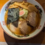 らうめん処 やまうり - チャーシューは瑞々しく、肉々しいもの。