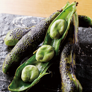 四季それぞれの恵みを楽しむ一皿に、新たな創作蕎麦もございます