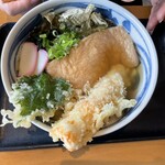 釜揚げうどん 鈴庵 - 相方が注文した鯛ちく天うどんです！