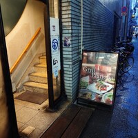 グリル プランチャ - 路地入ってすぐ