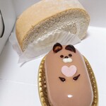 自由が丘ベーカリー／パティスリー - 和三盆ロールケーキとお米のくまさん。かわちい♡