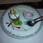 志喜亭 - チョコムース　バナナチップス添えとイチゴのアイスクリーム　シャインマスカットは甘~い