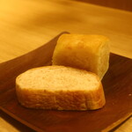 RISTORANTE IL NODO - 自家製のライ麦パンとフォカッチャ