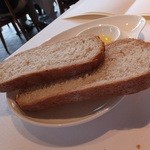 レストラン ビオス - ２種類目のパンはフォカッチャ系でした。